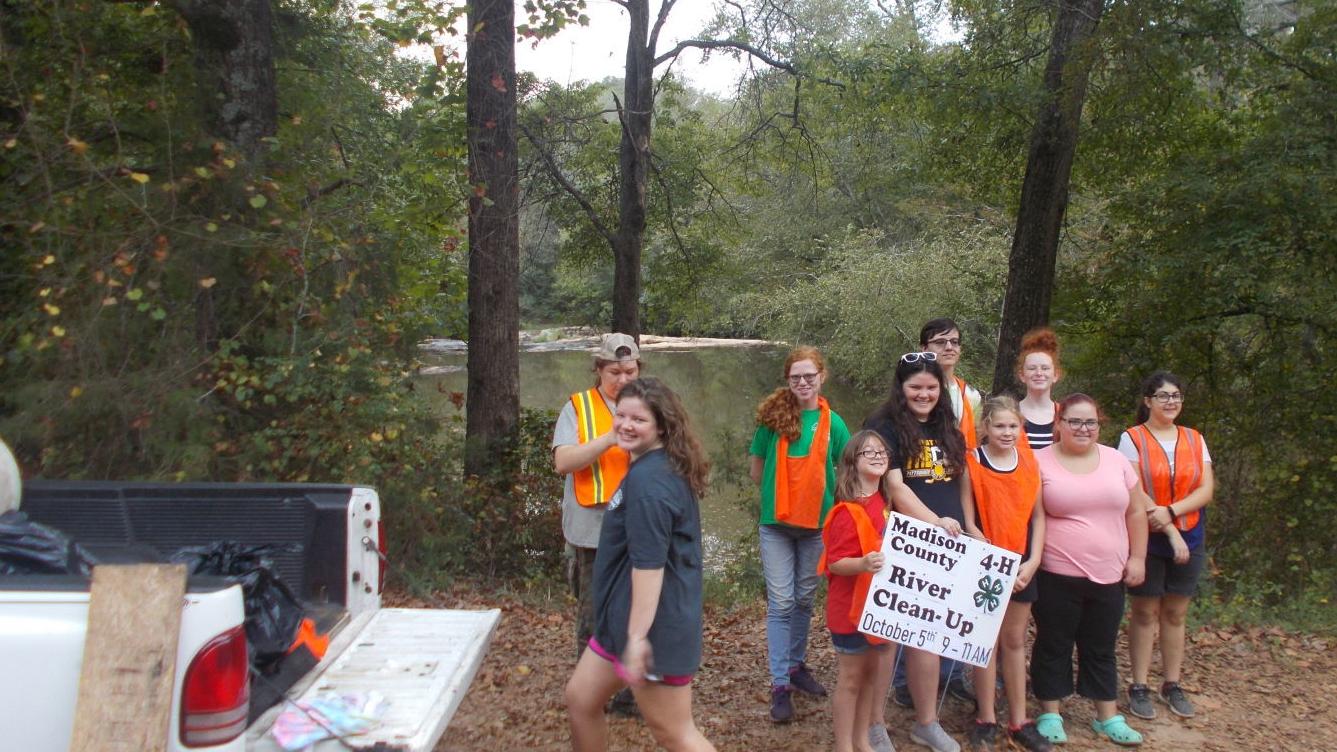 4-Hers, KMCB join to clean up riverbank